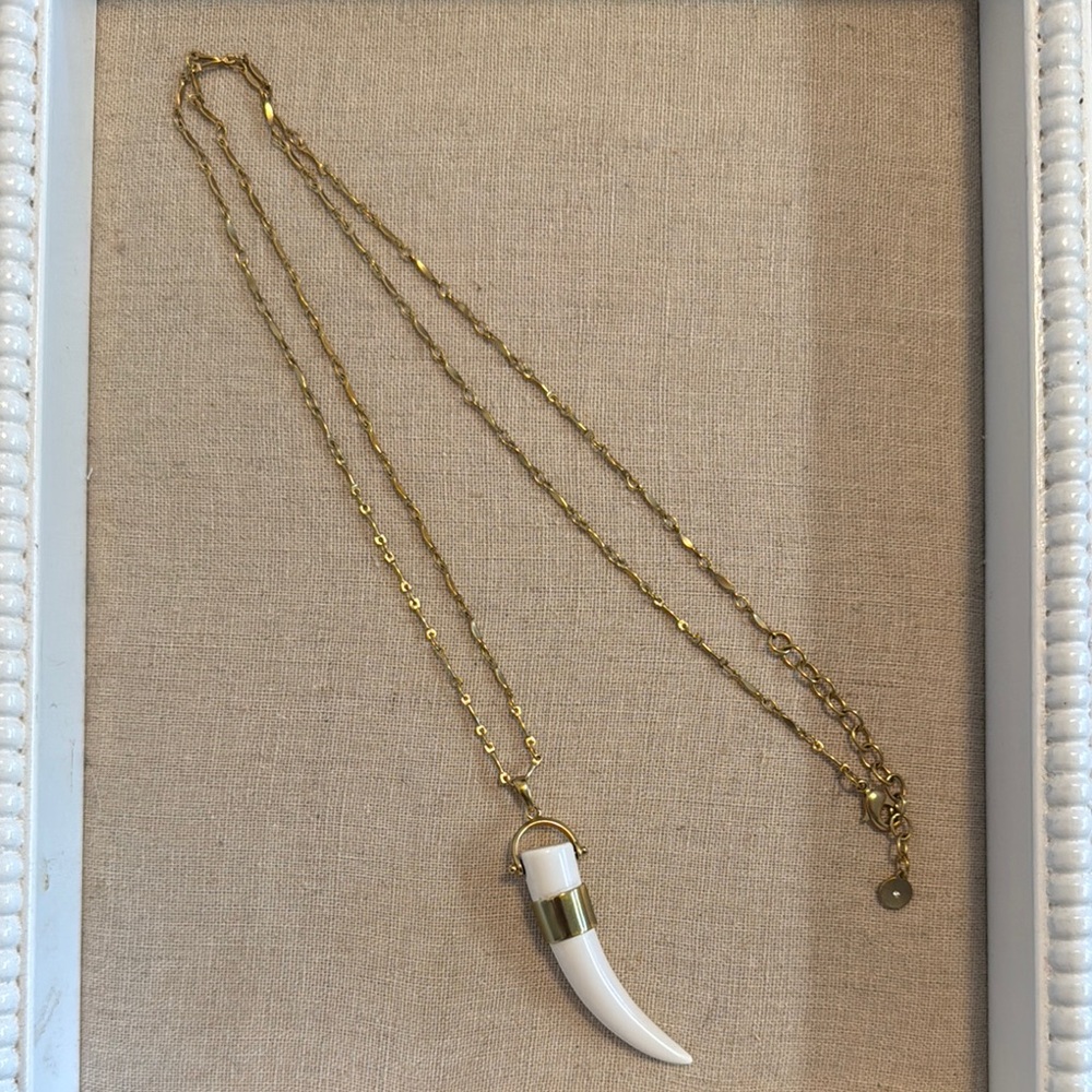 Stella & Dot Sahara Pendant Necklace